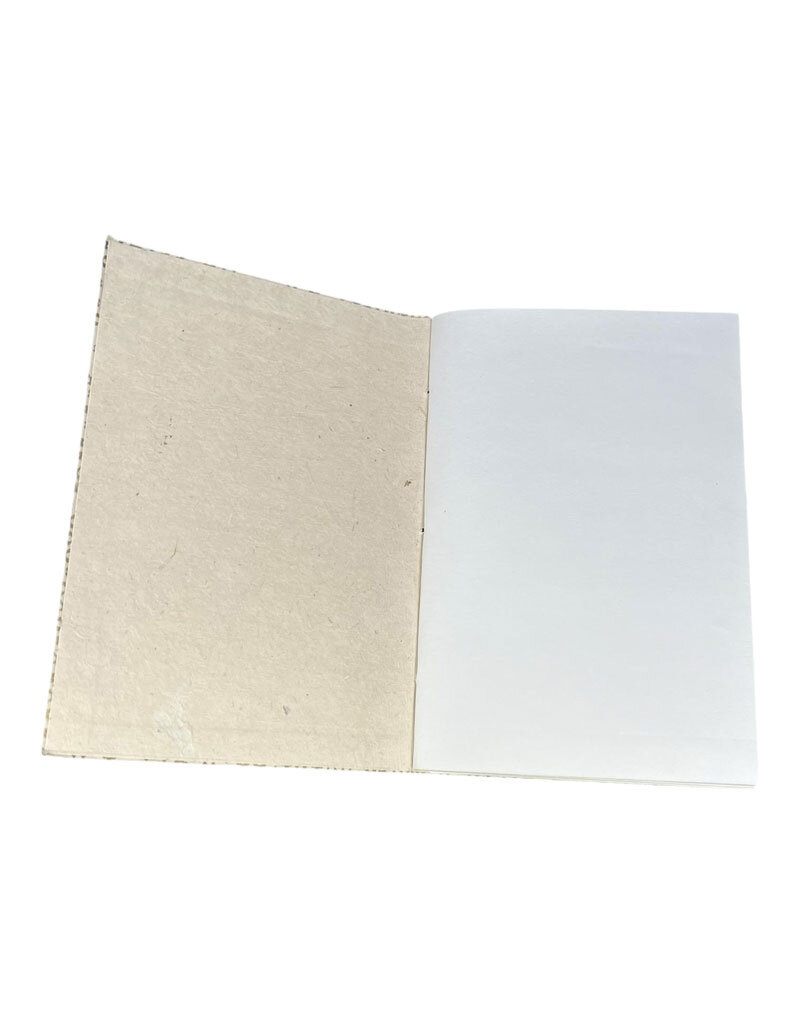Cahier en papier lokta avec petits caractères