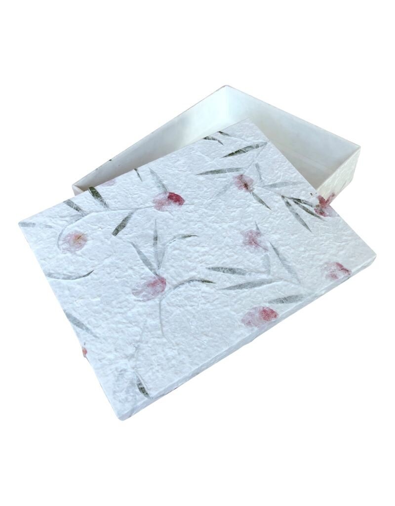 TH137 - Bewaardoos met bloemen/blad