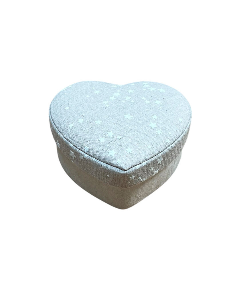 petite boîte en forme de coeur impression petits etoiles