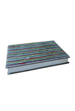 Notebook van lokta papier versierd met jutedraden