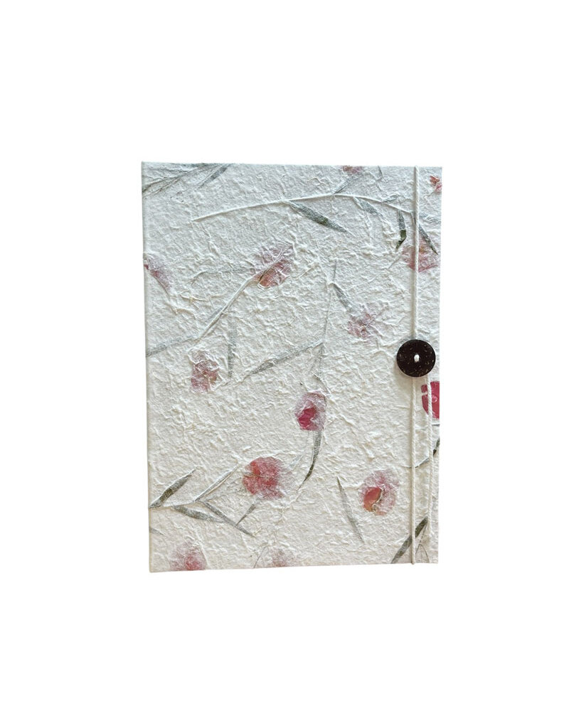 Keepsake box, closure string and button