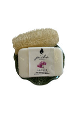 Porzellanschale mit Seife/Loofah-Schwamm