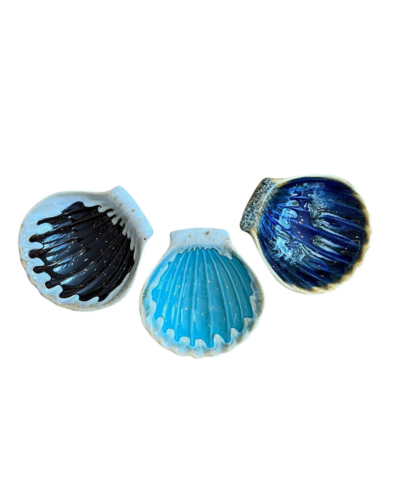 TH131 - Porcelain shell with a tea light