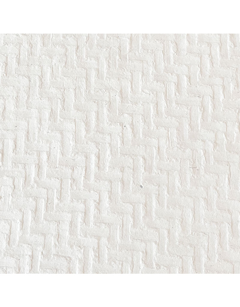 Papier mûrier avec motif « escalier » gaufré.