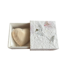 TH042 Knuffelsteentje houten hartje