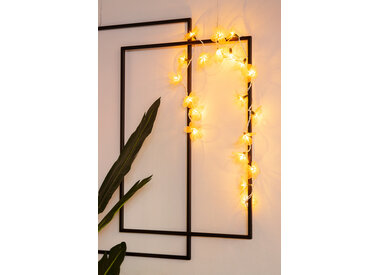Lichterketten und Lampenschirme