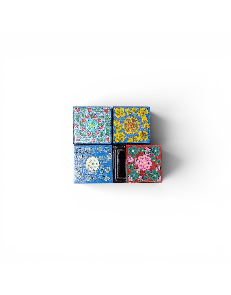 TH448 - Lackierte Schachtel 5x5 cm