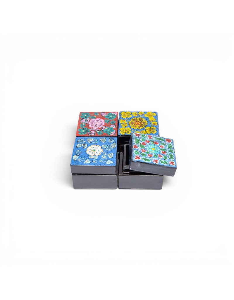 TH448 - Lackierte Schachtel 5x5 cm