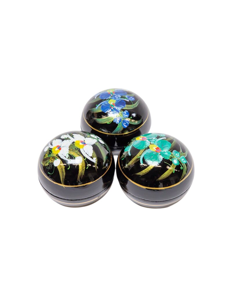 TH334 - Lacquer box 8x7 cm