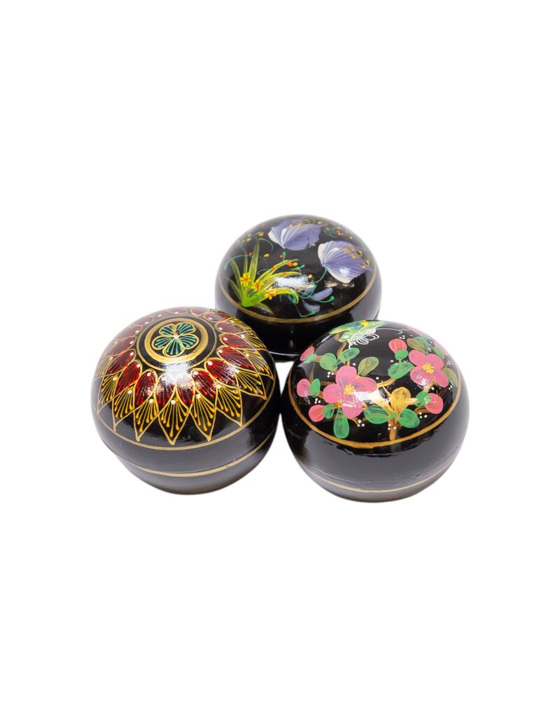 TH447 - Lacquer box 8x7 cm