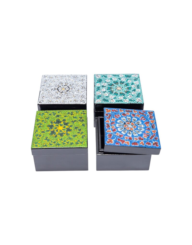 TH450 - Lacque doosje 10x10 cm