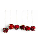NE523 - Vilten decoratieve balletjes