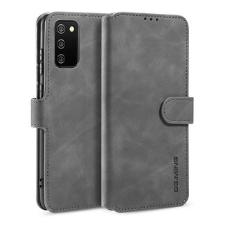 CaseMe CaseMe - Samsung Galaxy A02s Case - with Magnetic closure - Leather Book Case - Grey