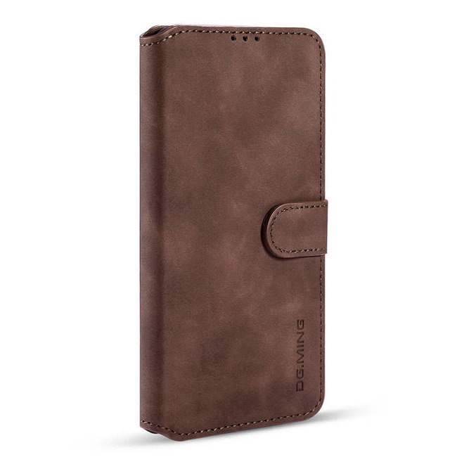 CaseMe - iPhone 12 Pro Max Case - with Magnetic closure - Leather Book Case - Dark Brown
