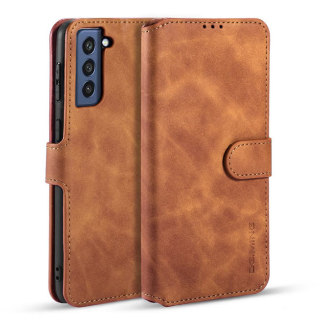 CaseMe - Samsung Galaxy S21 FE Case - with Magnetic closure - Leather Book Case - Light Brown