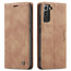 Caseme - Telefoonhoesje geschikt voor Samsung Galaxy S22 - Retro Wallet Book Case - Magneetsluiting - Licht Bruin