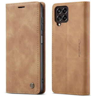 CaseMe Hoesje geschikt voor Samsung Galaxy M33 - Wallet Book Case - Magneetsluiting - Licht Bruin
