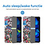 Tablet hoes geschikt voor Apple iPad 2022 -Tri-fold hoes met auto/wake functie - 10.5 inch - Graffiti