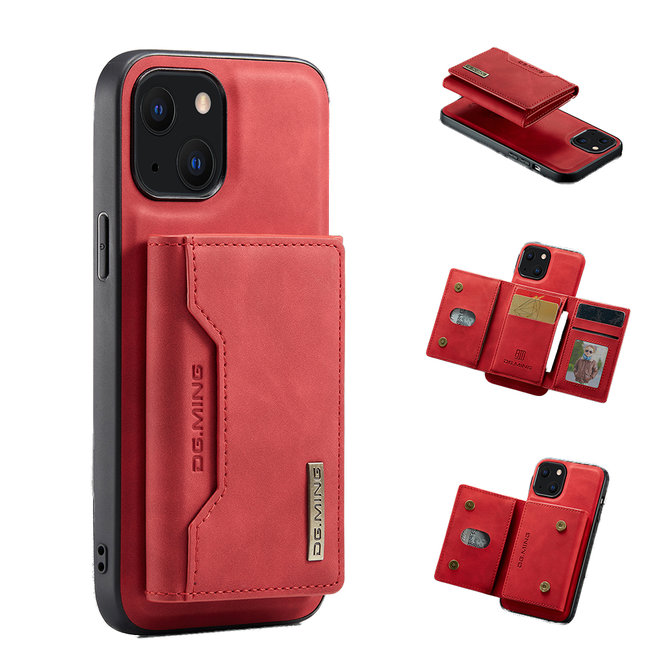 CaseMe - Telefoonhoesje geschikt voor iPhone 13 - Back Cover - Met Magnetische Pasjeshouder - Rood