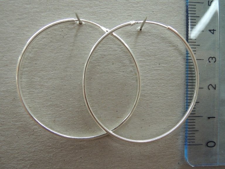 EACR40-01  CREOOL   (per  paar) Ag925 DIAM 3CM DRAAD 1.8MM ROND