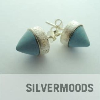 P126 OZ0280 OORSTEKER HOWLIET Ag925 TURKOOIS 8MM KEGEL