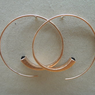 P57 OR0041 OORHAAK Ag925 VERGULD ROSE ONIX ZWART 3CM SPIRAAL