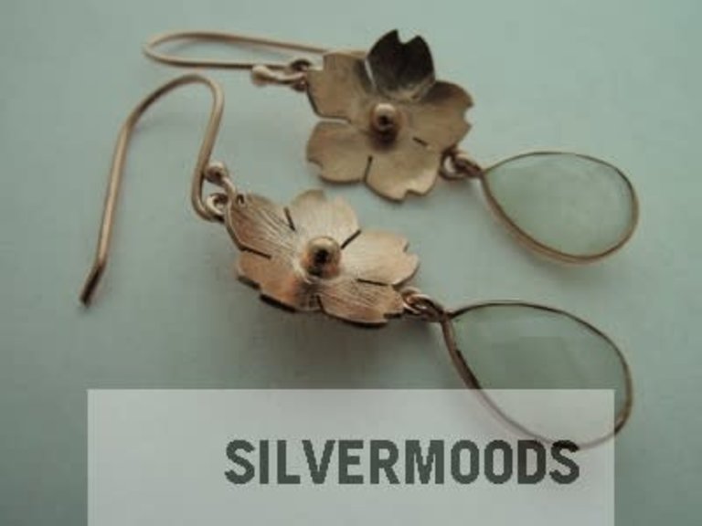 OR0021 OORHAAK Ag925 VERGULD ROSE MAANSTEEN WIT 4CM BLOEM/DRUPPEL