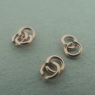 RENLO41-08 (per 100 stuks) OPEN OOG Ag925 GOLD PLATED ROSE DIAMETER 4.1MM EN 0.8MM DRAADDIKTE