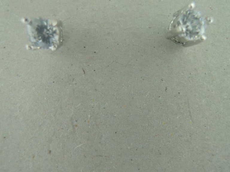 OZ0717 OORSTEKER Ag925 MET ZIRKOON WIT 4MM ROND