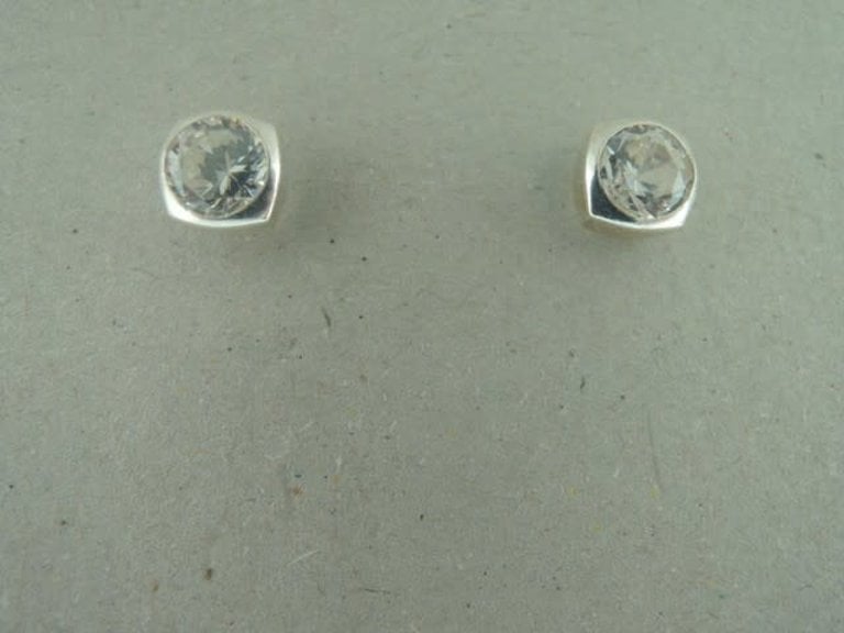 OZ0720 OORSTEKER Ag925 MET ZIRKOON WIT 6MM VIERKANT