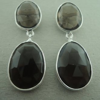 P22 OZ0641 OORSTEKER Ag925 ROOKKWARTS BRUIN 40MM 2XOVAAL