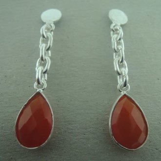 P107 OZ0739 OORSTEKER CARNEOOL ORANJE 4CM DRUPPEL