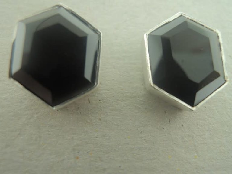 P110 OZ0758 OORSTEKER ONIX ZWART 14MM ZESHOEK