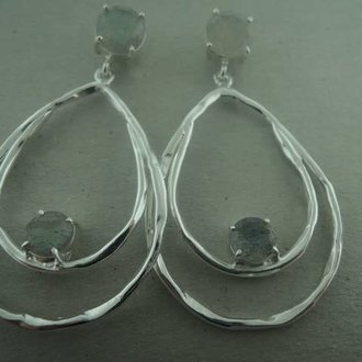 P73 OZ0242 OORSTEKER LABRADORIET GRIJS 5CM DRUPPEL/ROND