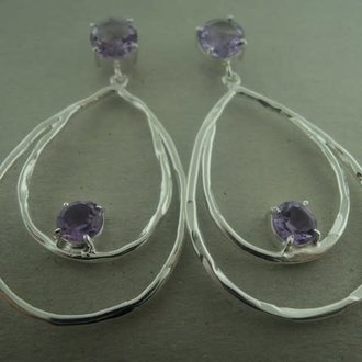 P73 OZ0439 OORSTEKER AMETHIST PAARS 5CM DRUPPEL/ROND