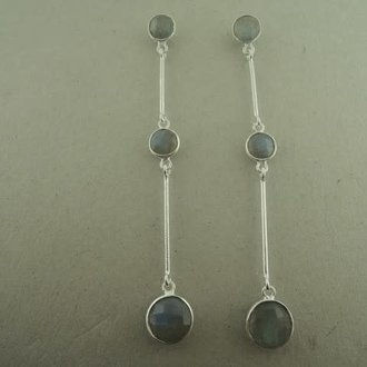 P109 OZ0786 OORSTEKER Ag925 LABRADORIET GRIJS   7.5CM ROND