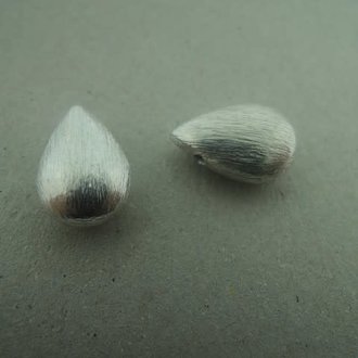 BPDR12-08 KRAAL Ag925 12X8MM DRUPPEL PLAT TOP GEBOORD GEBORSTELD (per 4 stuks)