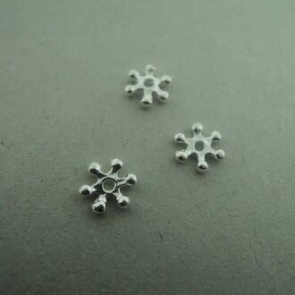 BPFL65 KRAAL Ag925 6MM BLOEM (per 30 stuks)