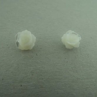 OZ0791 OORSTEKER Ag925 8MM BLOEM SCHELP