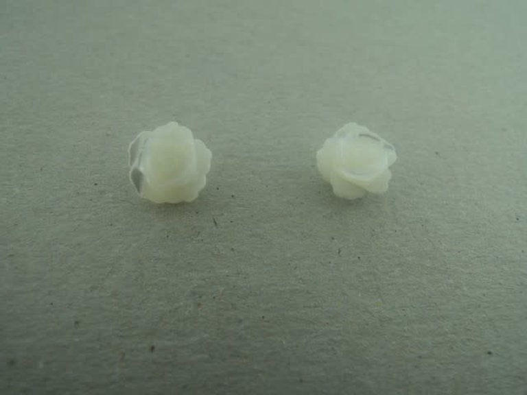 OZ0791 OORSTEKER Ag925 8MM BLOEM SCHELP