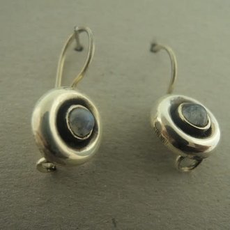 OZ0797 OORHAAK Ag925 MAANSTEEN WIT 11MM ROND