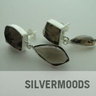 P93 OZ0383 OORSTEKER Ag925 ROOKKWARTS BRUIN 30MM ONREGELMATIG