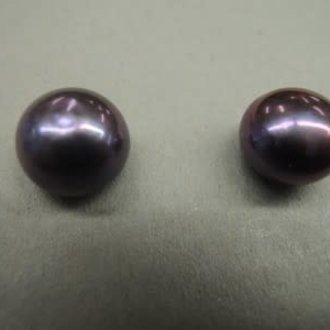 6351  (per 6 stuks) ZOETWATERPARELS GRIJS 9MM BOUTON