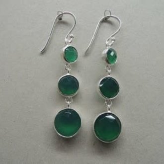 P141 OZ0868 OORHAAK Ag925 ONIX GROEN 5CM 3XROND