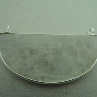 A2040 HZ0026 HANGER Ag925 MAANSTEEN WIT 40X20MM HALVE MAAN MET 2 OGEN