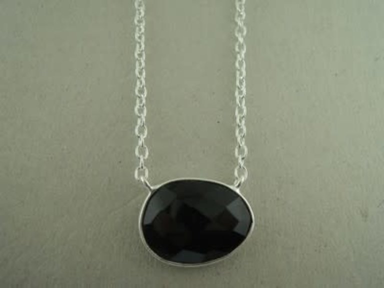 P148 KZ0037 Ag925 KETTING ONIX ZWART 20X15MM OVAAL 2 OGEN