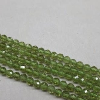 9944 KRAAL PERIDOOT GROEN 4MM ROND FACET