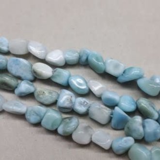 9947 KRAAL LARIMAR TURKOOIS +-6MM ONREGELMATIG