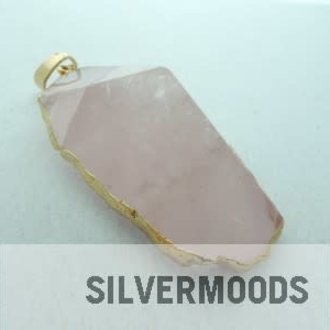 9752 HANGER ROSE KWARTS +-4CM GOUDKLEURIG METALEN OMLIJSTING