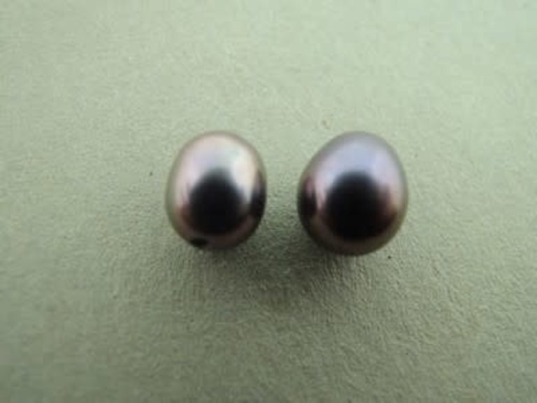 PEARL1 ZOETWATERPAREL PETROL (per 10 stuks) 8MM DRUPPEL HALF GEBOORD